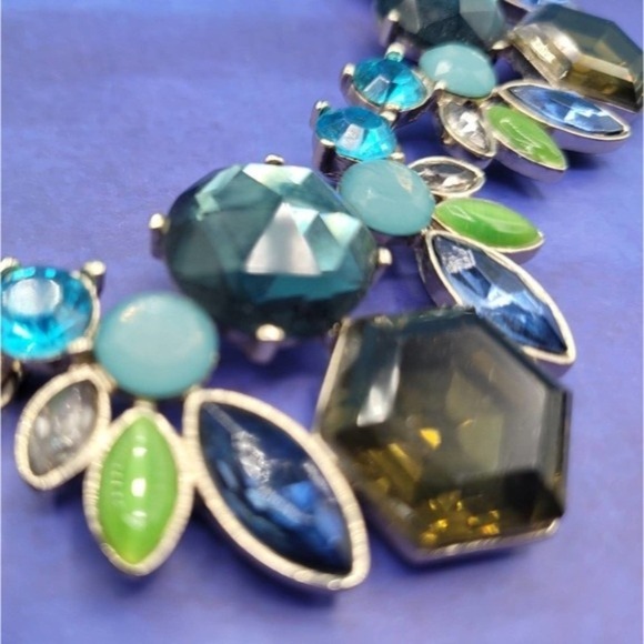 The Limited green blue flower 💠shaped chunky rhinestone gold tone - Picture 9 of 15